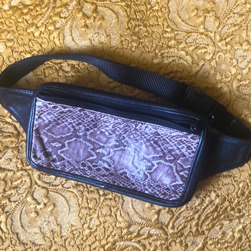 Leather waist pouch